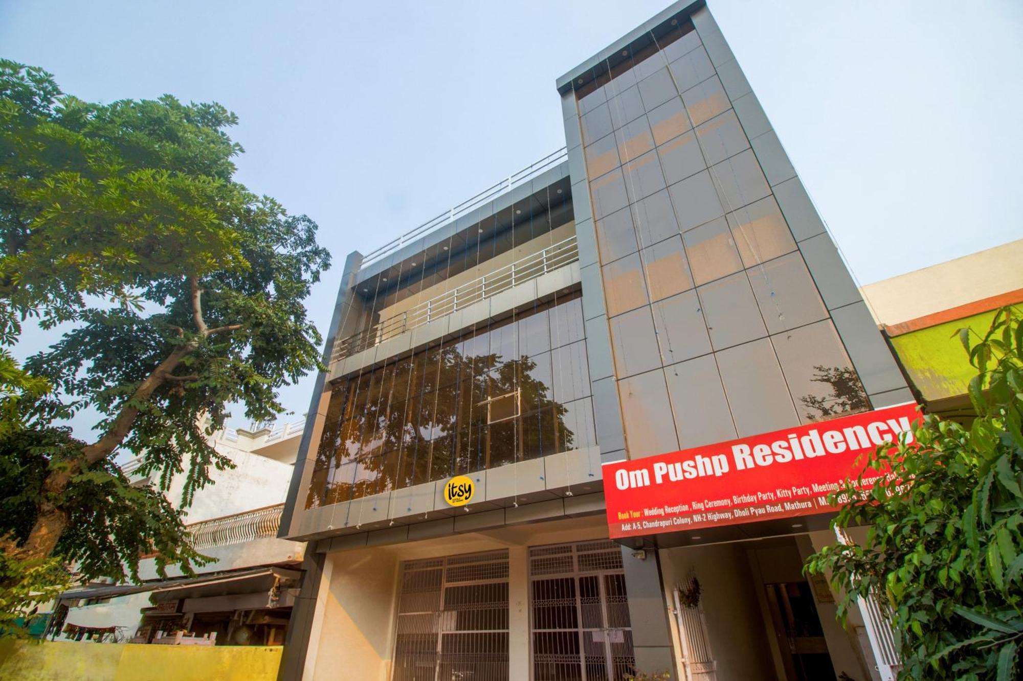 Hotel O Om Pushp Residency Matura Exterior foto