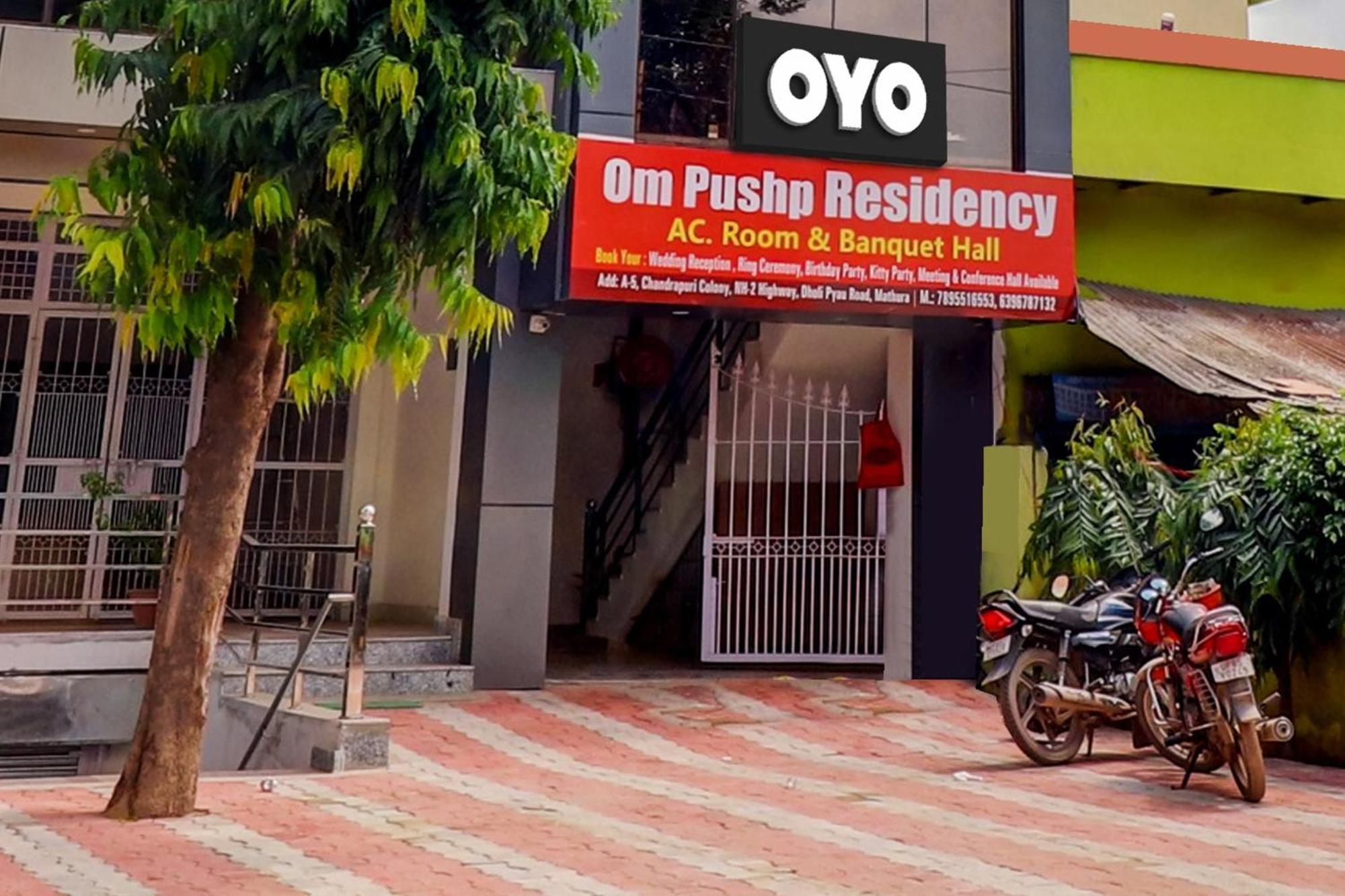 Hotel O Om Pushp Residency Matura Exterior foto