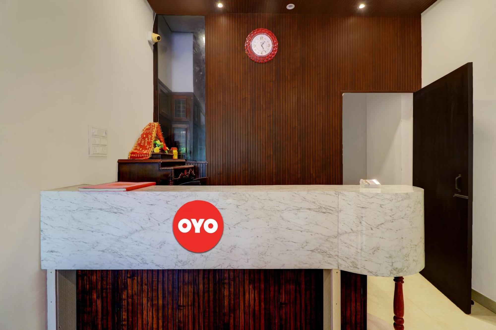 Hotel O Om Pushp Residency Matura Exterior foto